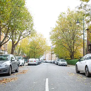 https://modern-apartment-close-to-central-london-zone-2.brighton-hotels-england.com
