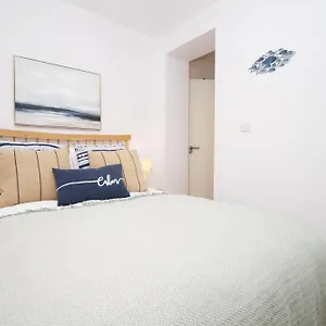 https://stunning-ground-floor-flat-in-penarth-town-centre.cardiffhotelswales.com