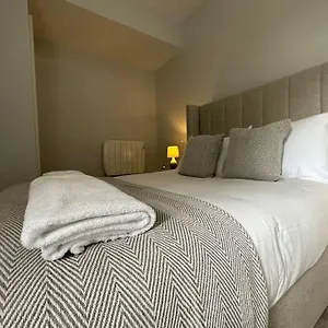 https://superior-stay-walking-distance-to-city-centre.cardiffhotelswales.com