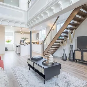 Deluxe Modern-themed 1 Bedroom Cambridge (Cambridgeshire)