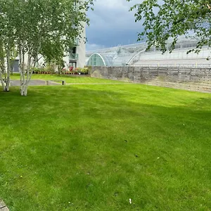 https://modern-apt-city-centre-prime-location.cardiffhotelswales.com